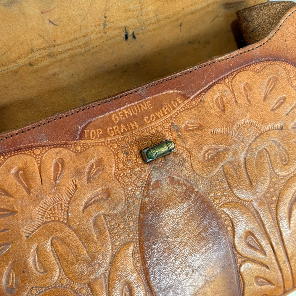 Vintage 70s Floral Tooled Cowhide Leather Crossbody Bag - Picture 6 of 8